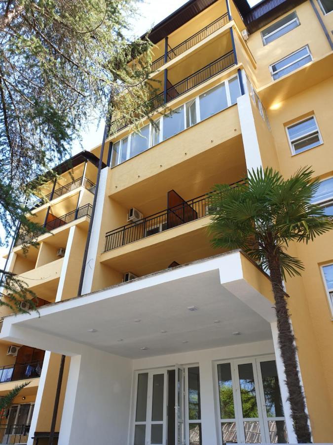 Парк-Отель Олимп Pizunda Exterior photo